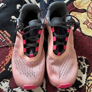 On cloud tennis shoes